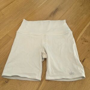 Alo Ivory Biker Shorts